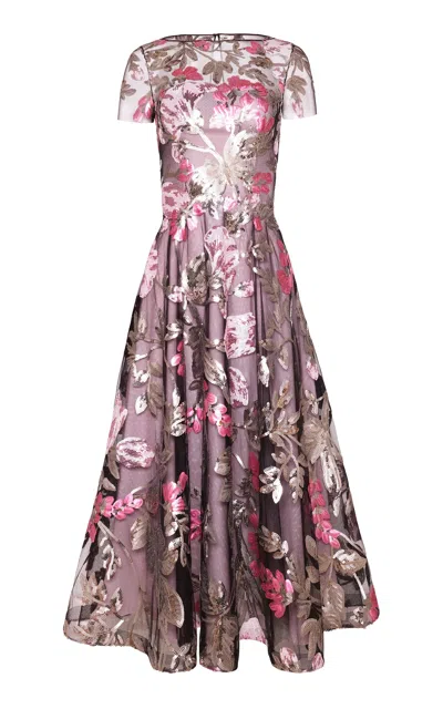 Naeem Khan Moda Operandi In Pink