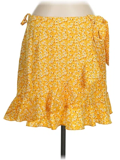 Pre-owned Naggoo Casual Skirt In Yellow