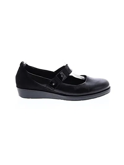 Pre-owned Naot Flats In Black