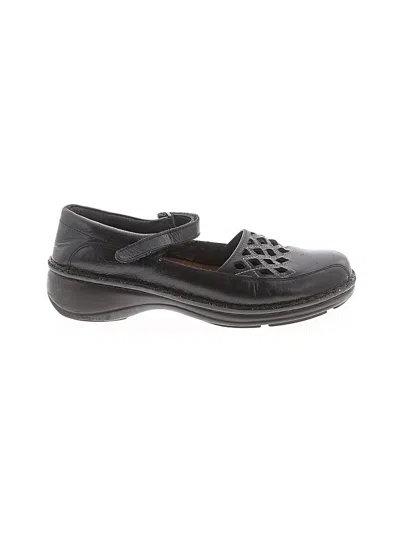 Pre-owned Naot Flats In Black