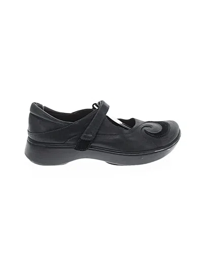 Pre-owned Naot Flats In Black