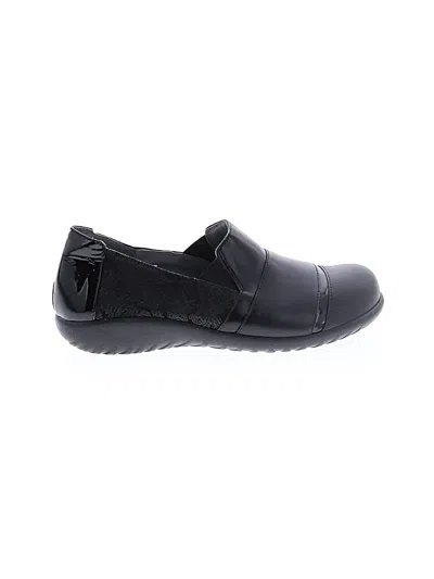 Pre-owned Naot Flats In Black