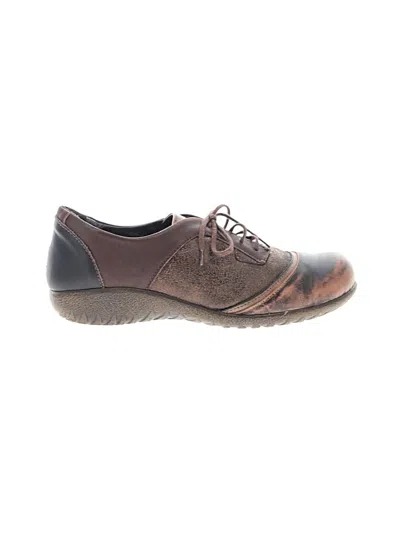 Pre-owned Naot Flats In Brown