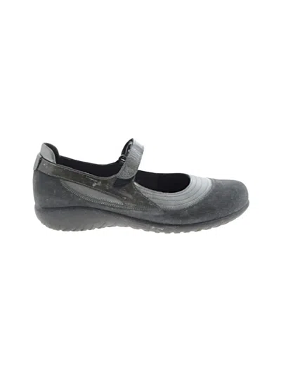 Pre-owned Naot Flats In Gray