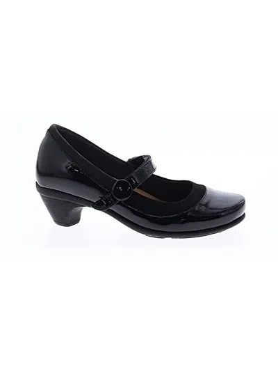 Pre-owned Naot Heels In Black
