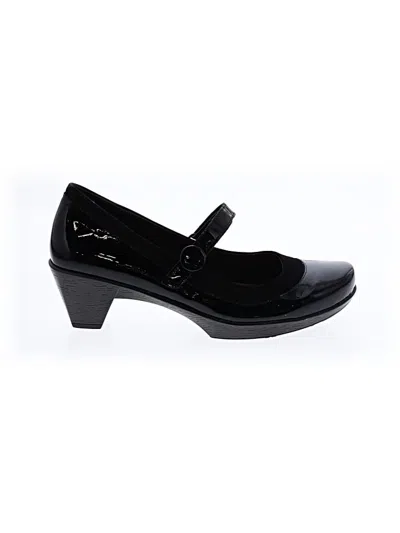 Pre-owned Naot Heels In Black