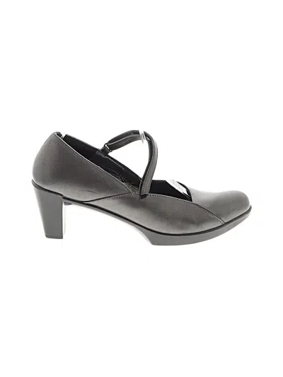 Pre-owned Naot Heels In Gray