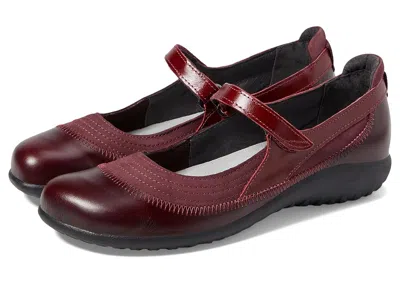 Naot Kirei In Red