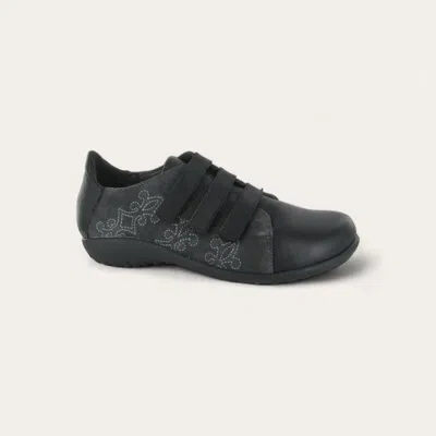 Naot Women Mihi Shoes In Black Suede