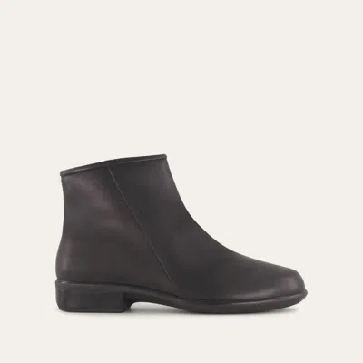 Naot Women's Norther Leather Boot In Black Baf