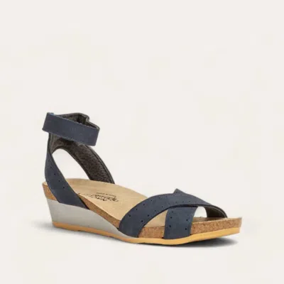 Naot Women's Wand Sandals In Navy
