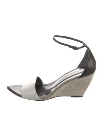 Pre-owned Narciso Rodriguez Leather Pumps In Black/neutrals/white