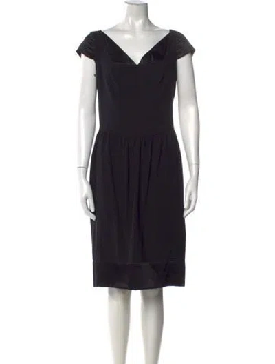 Pre-owned Narciso Rodriguez V-neck Knee-length Dress In Black
