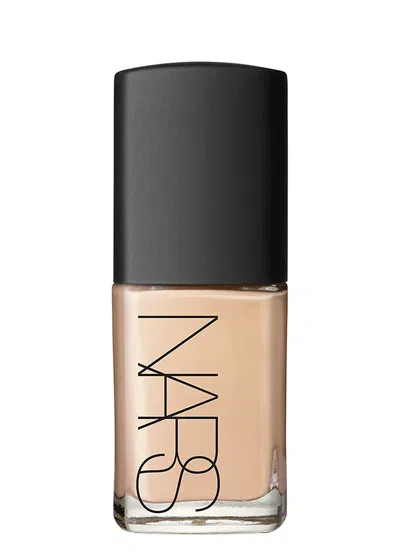 Nars Sheer Glow Foundation In Deauville