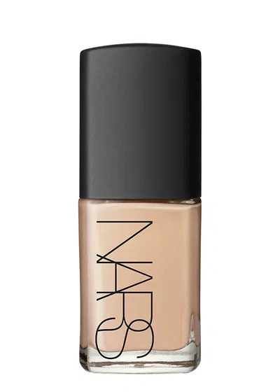 Nars Sheer Glow Foundation In Fiji