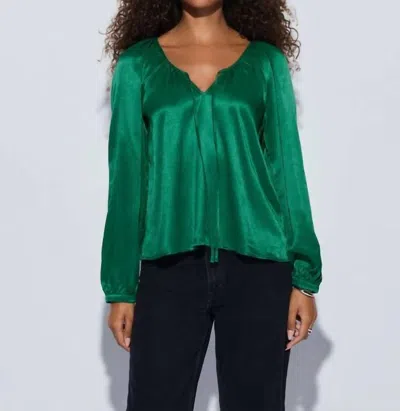 Nation Ltd Ellie Textured Satin Top In Forest