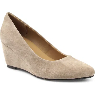 National Comfort Wedge Pump In Brown