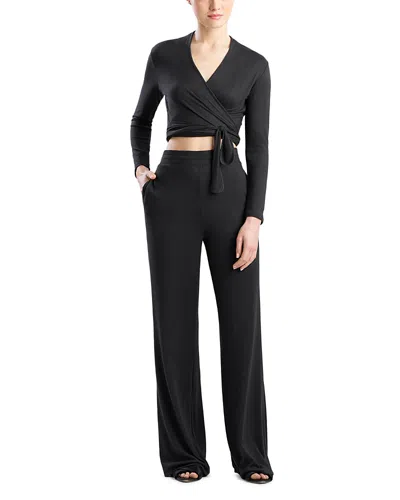 Natori Bliss Essentials Ballet Wrap Top In Black