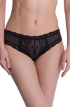 Natori Feathers Lace Hipster In Black