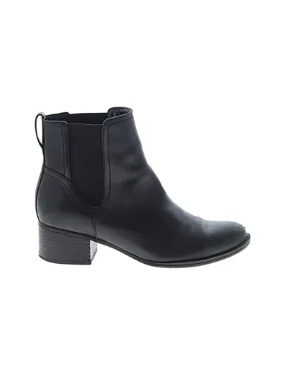 Pre-owned Naturalizer Ankle Boots In Black
