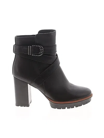 Pre-owned Naturalizer Ankle Boots In Black