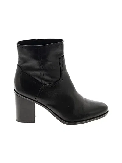 Pre-owned Naturalizer Ankle Boots In Black