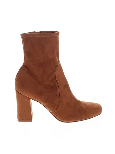 Pre-owned Naturalizer Ankle Boots In Brown