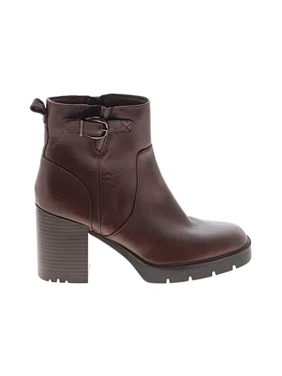 Pre-owned Naturalizer Ankle Boots In Burgundy