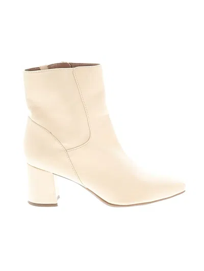 Pre-owned Naturalizer Ankle Boots In Ivory