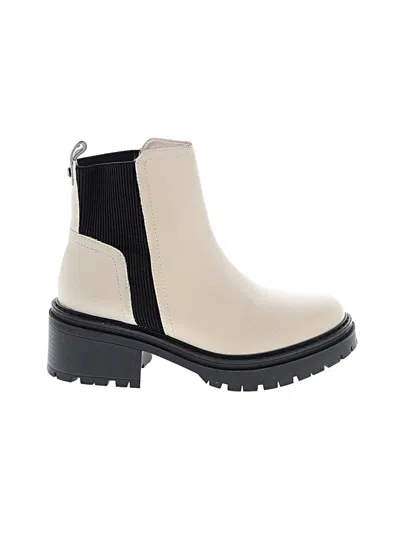Pre-owned Naturalizer Ankle Boots In Ivory