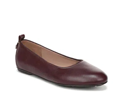 Naturalizer Ava Ballet Flat In Burgundy