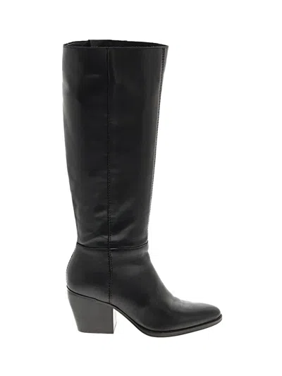 Pre-owned Naturalizer Boots In Black