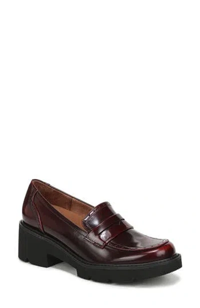 Naturalizer Charisma Loafer In Burgundy