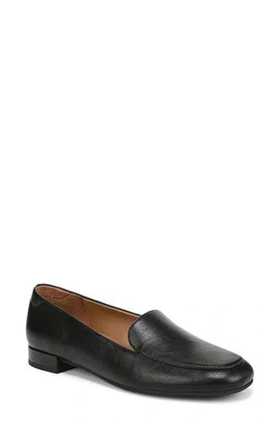 Naturalizer Dahlia Loafer In Black
