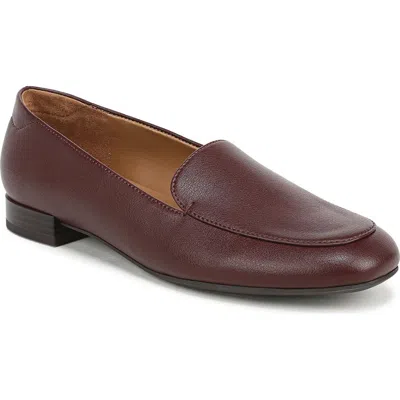 Naturalizer Dahlia Loafer In Brown