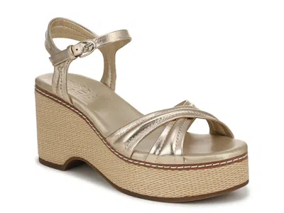 Naturalizer Dovie Platform Sandal In Gold