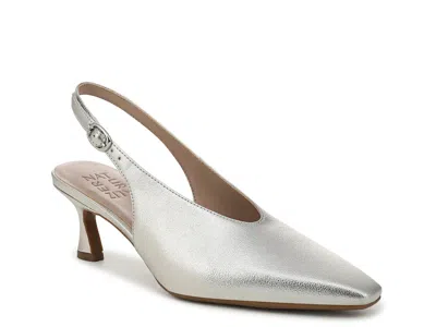 Naturalizer Embry Pump In Silver