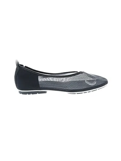 Pre-owned Naturalizer Flats In Black