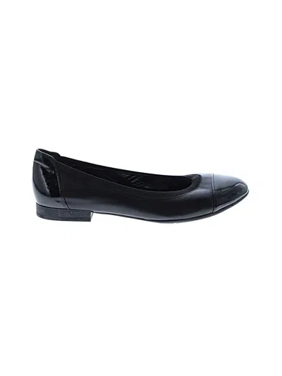Pre-owned Naturalizer Flats In Black