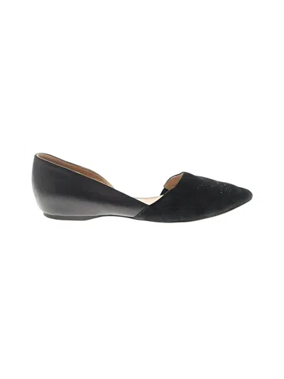 Pre-owned Naturalizer Flats In Black
