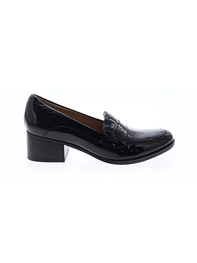 Pre-owned Naturalizer Flats In Black