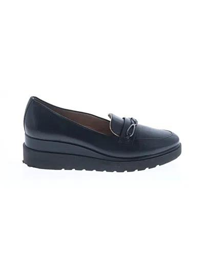 Pre-owned Naturalizer Flats In Black