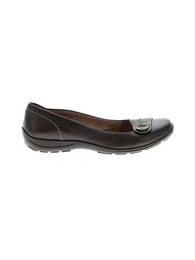 Pre-owned Naturalizer Flats In Black