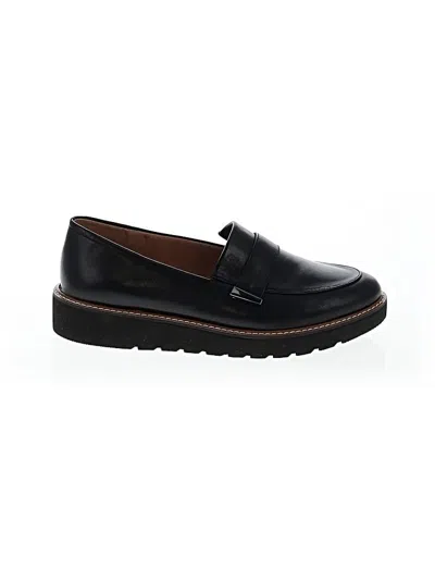 Pre-owned Naturalizer Flats In Black