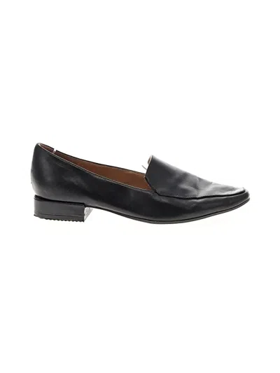 Pre-owned Naturalizer Flats In Black