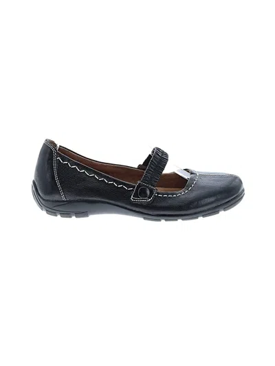 Pre-owned Naturalizer Flats In Black