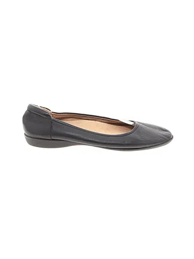 Pre-owned Naturalizer Flats In Black