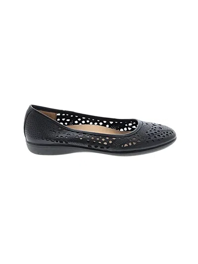 Pre-owned Naturalizer Flats In Black