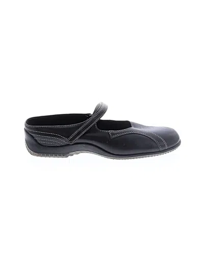 Pre-owned Naturalizer Flats In Black