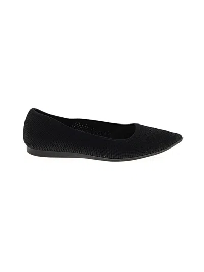 Pre-owned Naturalizer Flats In Black